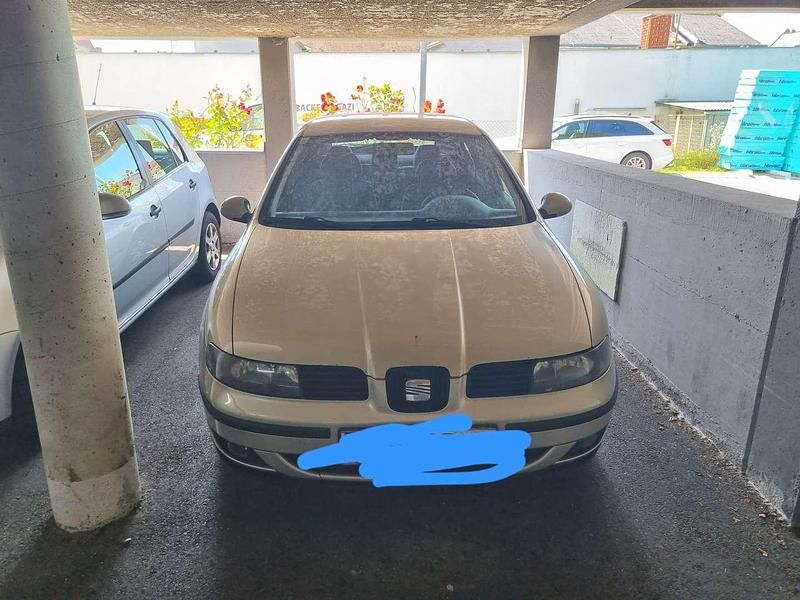 Beige Gebraucht 2003 Seat Leon Limousine | € 800 - Bild 1/4