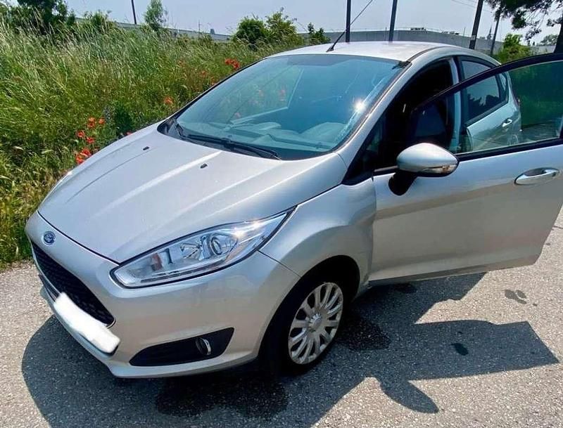 Gebraucht Ford Fiesta Trend 82 PS (60 kW) 2017 Silber Limousine