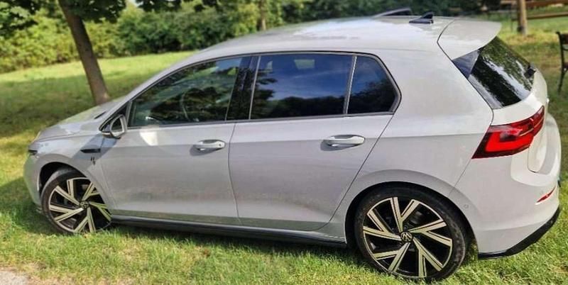 Gebraucht VW Golf VIII R-line 150 PS (110 kW) 2022 Limousine