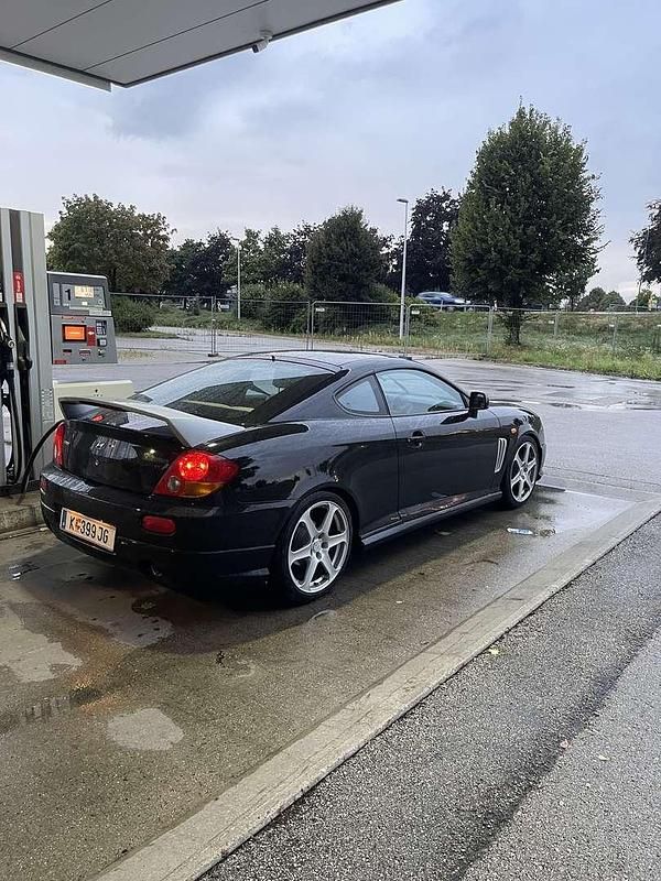 Gebraucht 2003 Hyundai Tiburon Coupé | € 7.500 - Bild 1/4