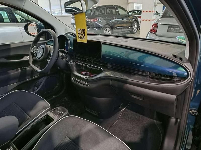Gebraucht Fiat 500e Icon 86 kW (118 PS) 2023 Blau Limousine