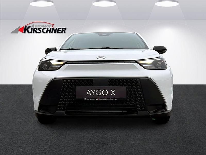 Neu Toyota Aygo X Active 92 PS (67 kW) 2026 Weiss  normal SUV