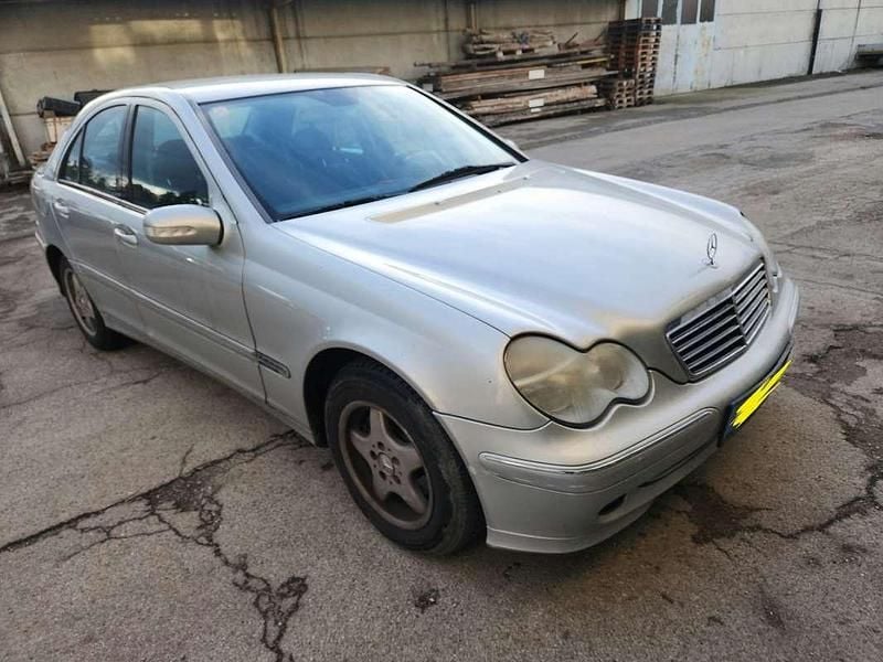 Gebraucht Mercedes C200 Avantgarde 116 PS (85 kW) 2002 Limousine