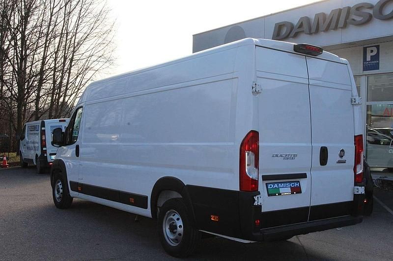 Gebraucht Fiat Ducato S 140 PS (102 kW) 2024 Weiß Van