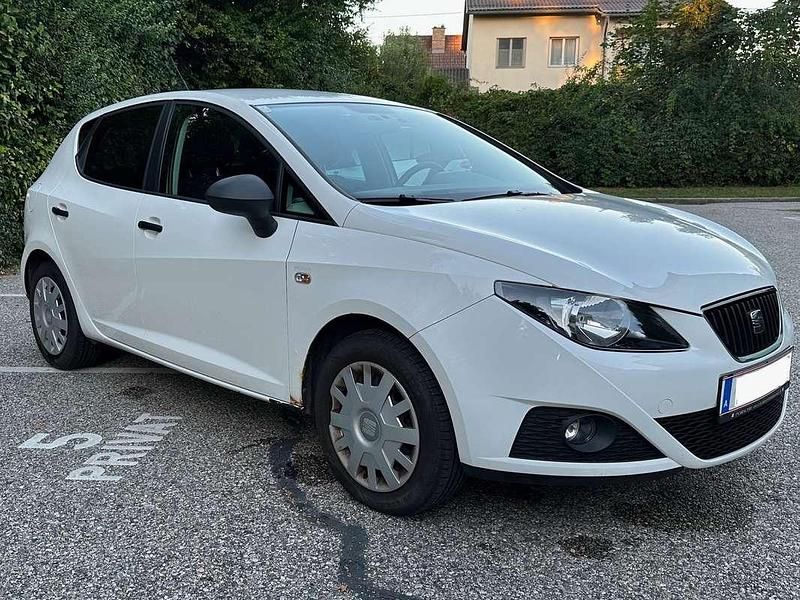 Weiß Gebraucht 2009 Seat Ibiza Reference Limousine | € 2.000 (Superpreis) - Bild 1/4