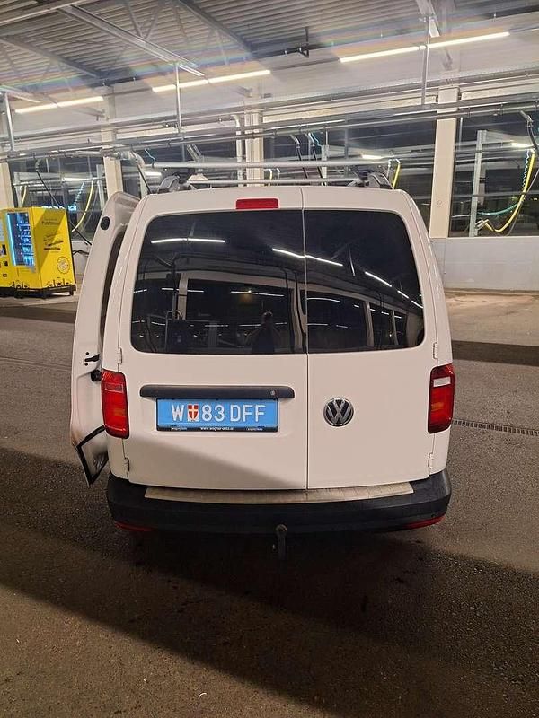 Gebraucht VW Caddy 75 PS (55 kW) 2018 Weiß Van / Kleinbus