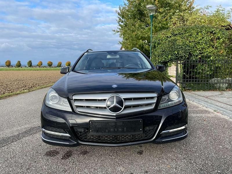 Gebraucht Mercedes C350 Avantgarde 265 PS (194 kW) 2012 Schwarz Kombi