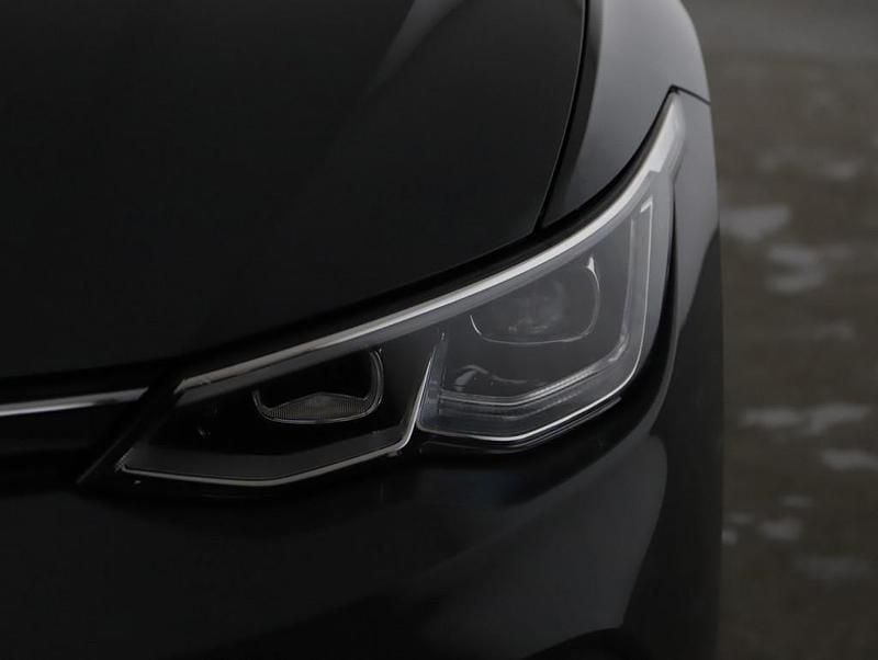 Gebraucht VW Golf VIII Life 150 PS (110 kW) 2021 Grau Kombi