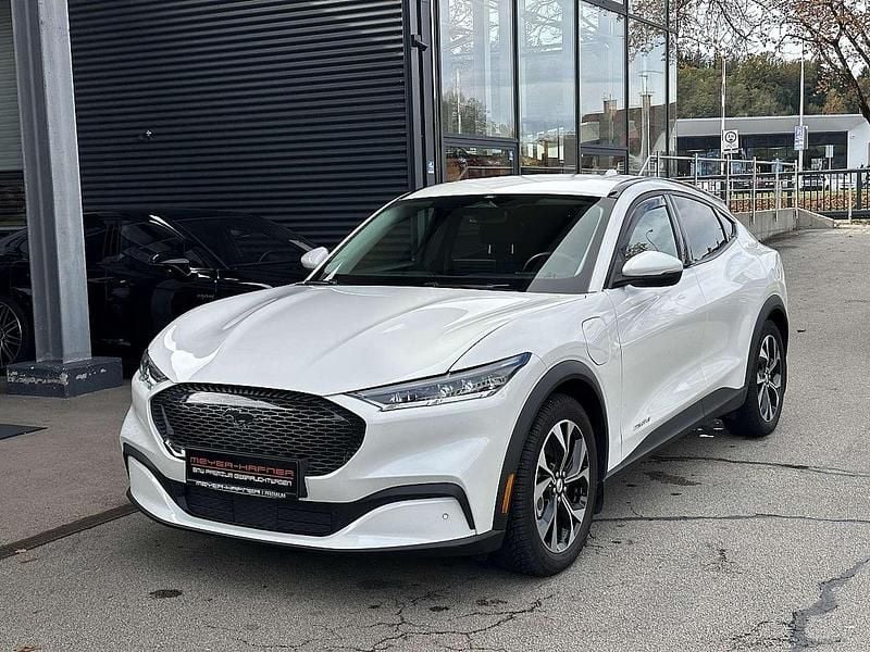 Weiß Gebraucht 2022 Ford Mustang Mach-E Standard Range SUV | € 27.990 (Guter Preis) - Bild 1/4