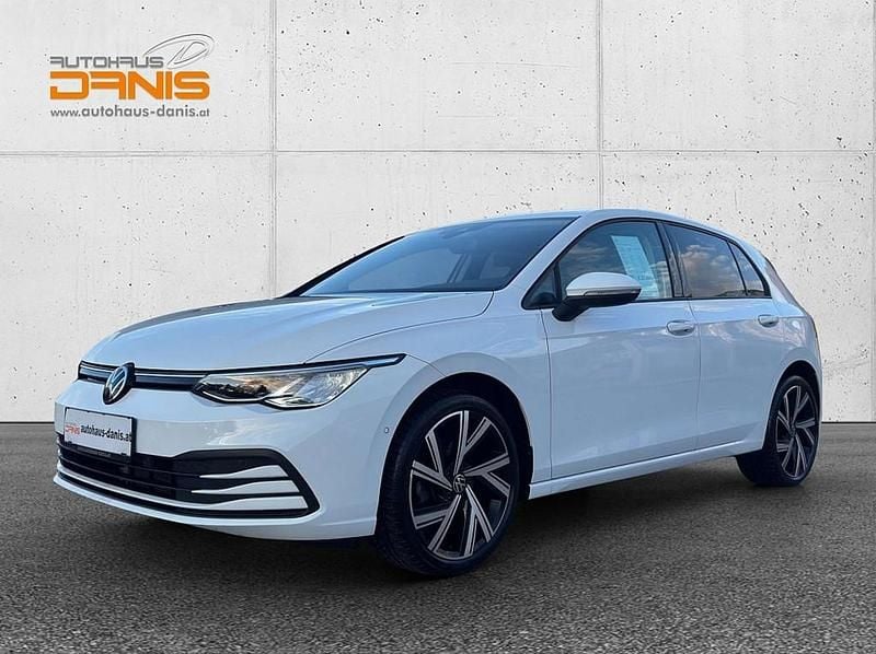 Gebraucht VW Golf VIII Life 110 PS (80 kW) 2022 Weiß Limousine