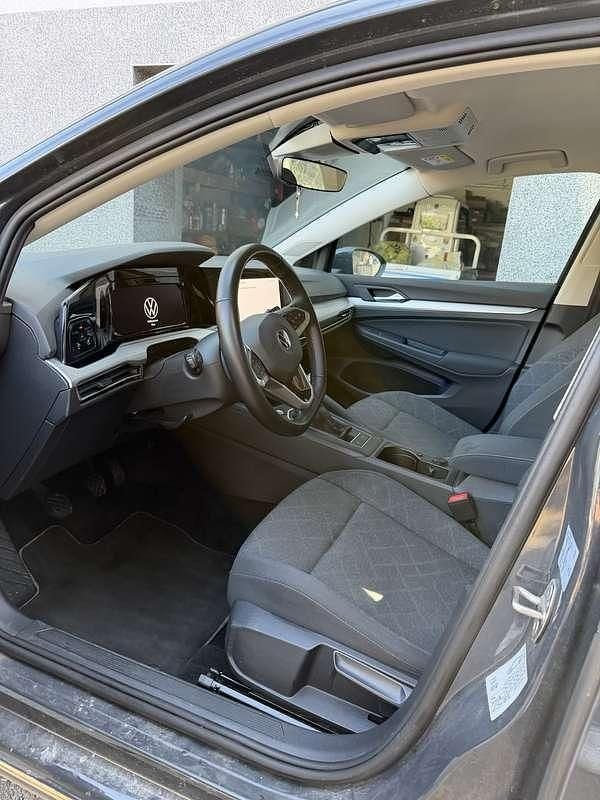 Gebraucht VW Golf VIII Life 131 PS (96 kW) 2020 Grau Kleinwagen