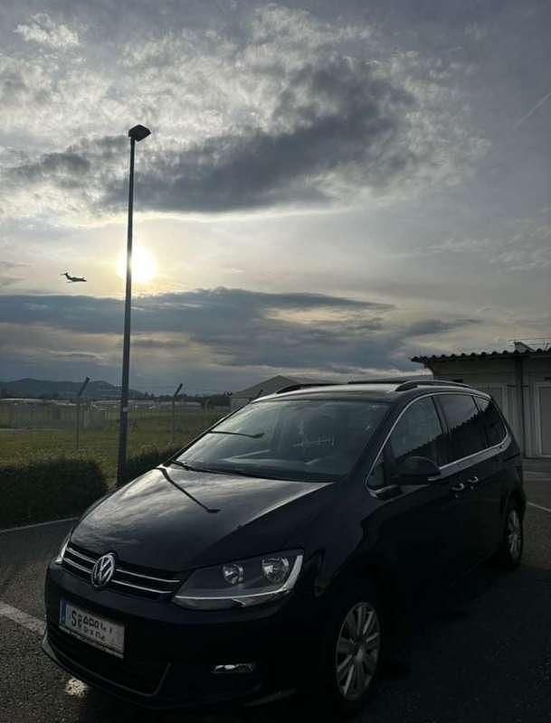 Blau Gebraucht 2016 VW Sharan Comfortline Van / Kleinbus | € 15.000 (Superpreis) - Bild 1/4