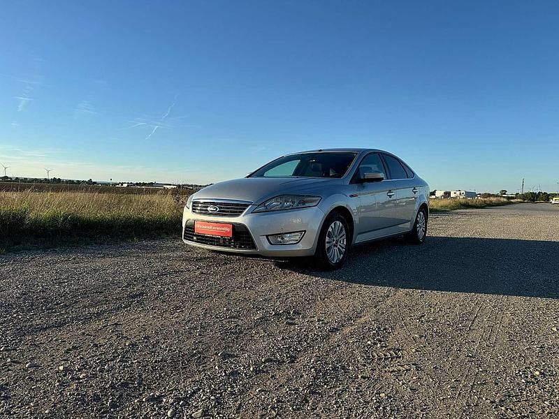 Gebraucht Ford Mondeo Ghia 140 PS (102 kW) 2010 Grau Limousine