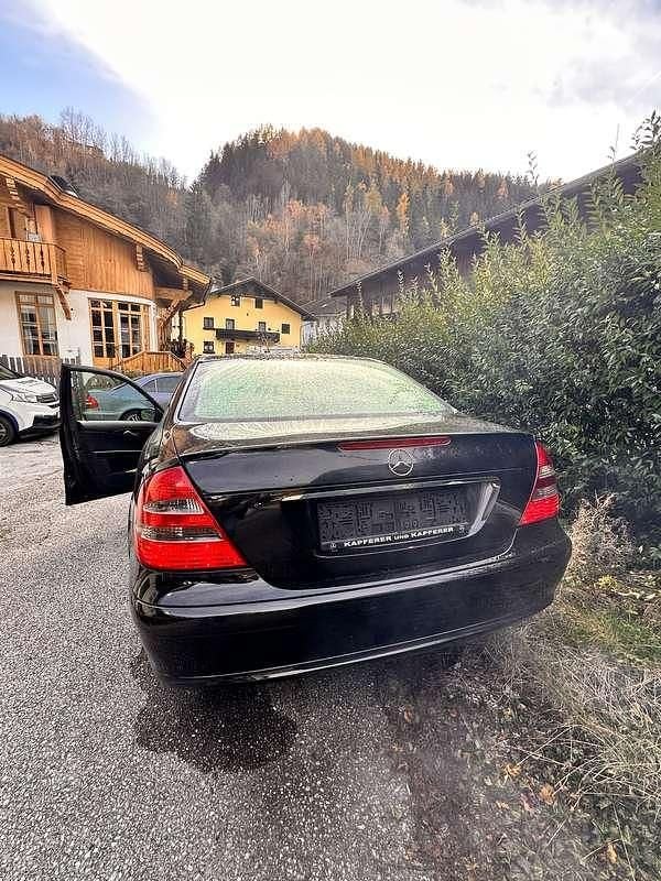 Gebraucht Mercedes E200 Classic 122 PS (89 kW) 2003 Limousine
