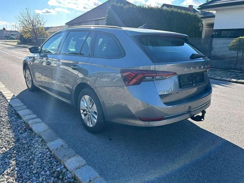 Gebraucht Skoda Octavia Ambition 150 PS (110 kW) 2022 Grau Kombi