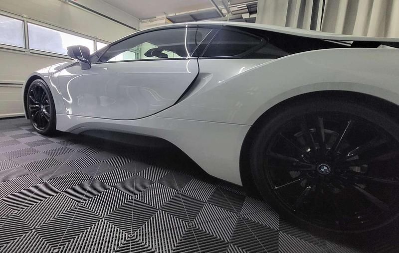 Gebraucht BMW i8 231 PS (169 kW) 2015 Weiß Coupé
