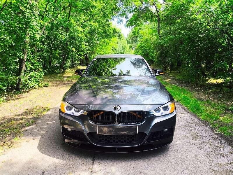 Gebraucht BMW 318 M Performance 143 PS (105 kW) 2014 Grau Limousine