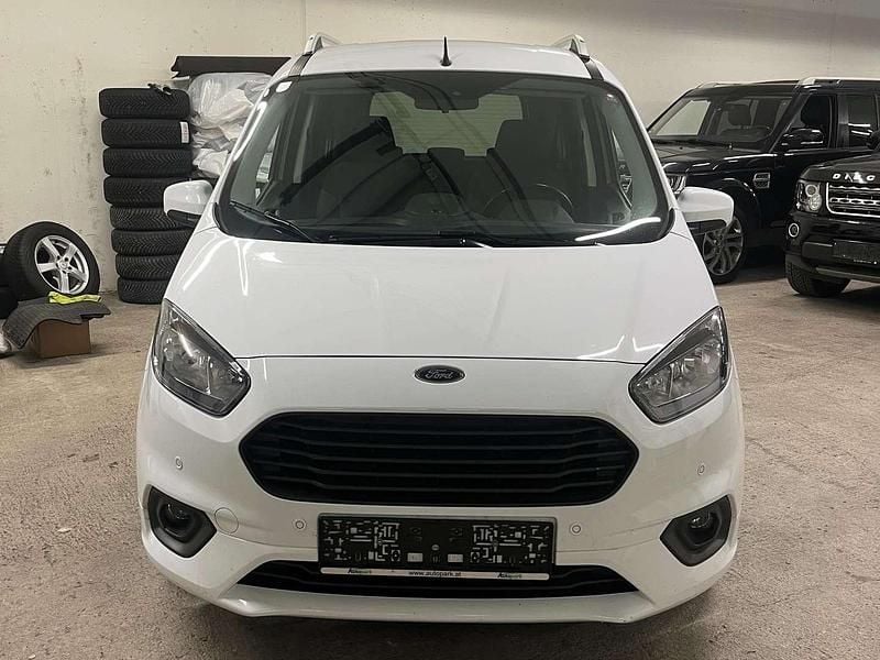Gebraucht Ford Tourneo Courier Trend 75 PS (55 kW) 2021 Weiß Van / Kleinbus
