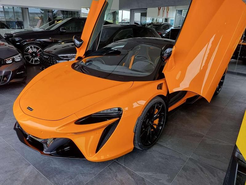 Gebraucht McLaren Artura 700 PS (514 kW) 2024 Orange Coupé