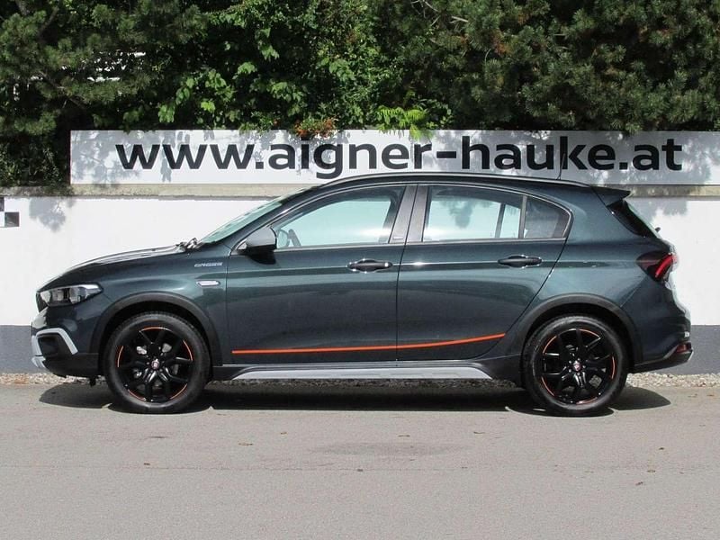 Gebraucht Fiat Tipo Cross 101 PS (74 kW) 2023 Grün Limousine