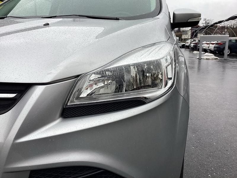 Gebraucht Ford Kuga Trend 120 PS (88 kW) 2015 Silber  metallic SUV