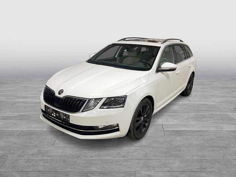Weiss normal Gebraucht 2020 Skoda Octavia Style Kombi | € 17.900 (Etwas zu teuer) - Bild 1/4