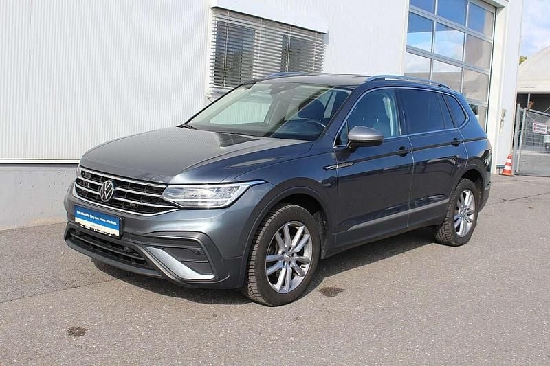 Grau Gebraucht 2022 VW Tiguan Allspace Life SUV | € 29.950 (Guter Preis) - Bild 1/4