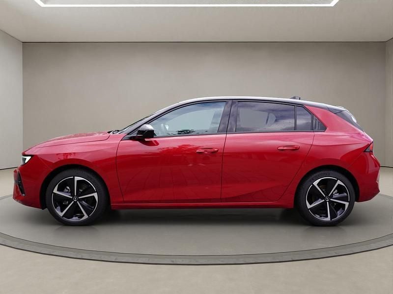 Gebraucht Opel Astra 131 PS (96 kW) 2024 Rot Limousine