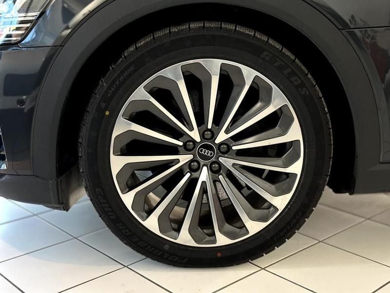 Gebraucht Audi e-tron Ambiente 300 kW (408 PS) 2022 Grau SUV