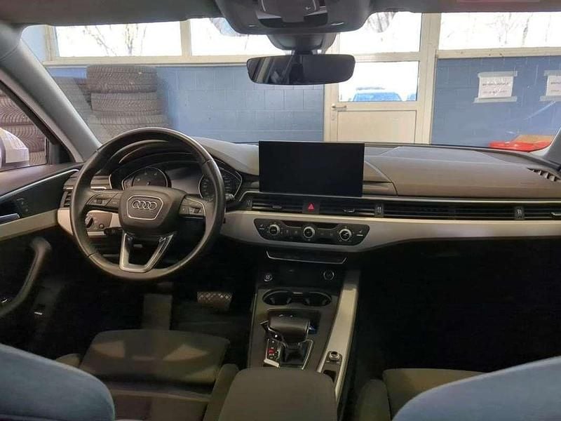 Gebraucht Audi A4 Ambiente 163 PS (119 kW) 2022 Weiß Kombi
