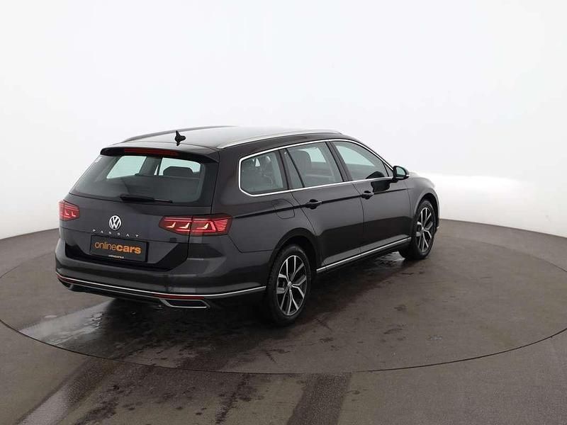 Gebraucht VW Passat Elegance 150 PS (110 kW) 2019 Grau Kombi