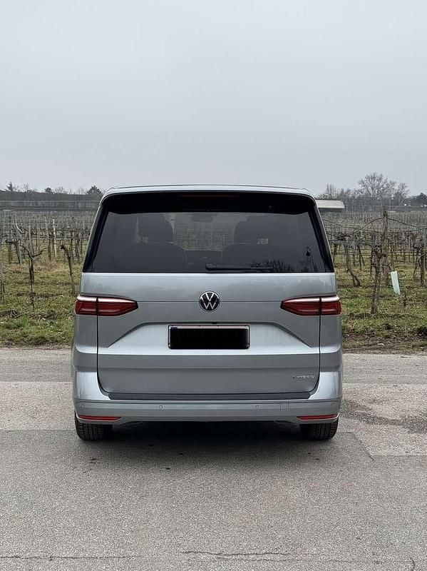 Gebraucht VW Multivan 150 PS (110 kW) 2023 Grau Van