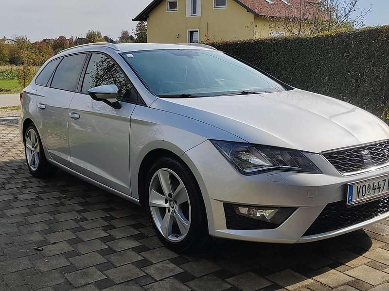 Silber Gebraucht 2015 Seat Leon ST FR Kombi | € 9.500 (Teuer) - Bild 1/4