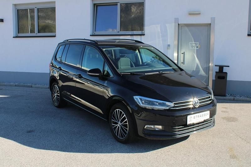 Gebraucht VW Touran Comfortline 150 PS (110 kW) 2016 Schwarz  metallicperleffektno Van / Kleinbus