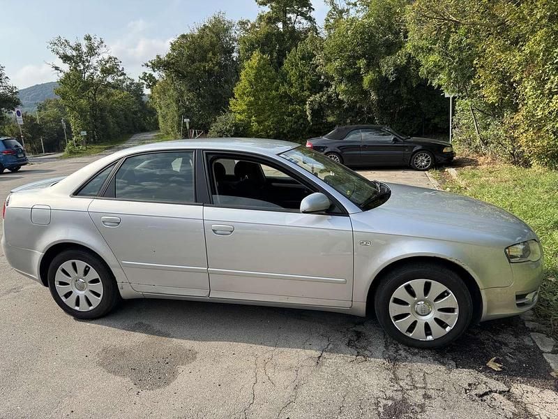 Gebraucht Audi A4 102 PS (75 kW) 2007 Silber Limousine