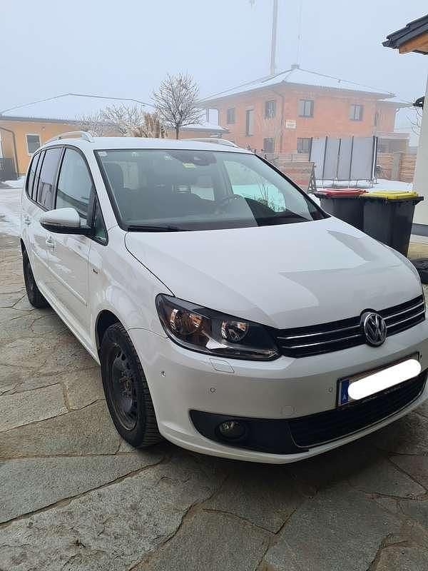 Gebraucht VW Touran Comfortline 105 PS (77 kW) 2014 Weiß Van / Kleinbus