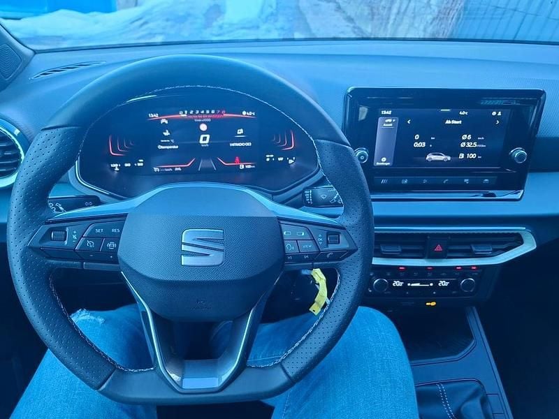 Neu Seat Ibiza Style 95 PS (69 kW) 2026 Hellgrau  metallic