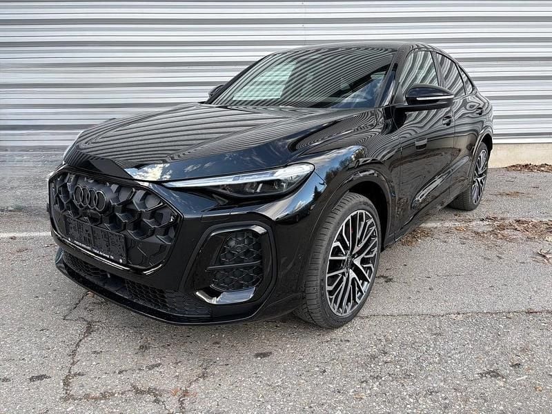 Neu Audi Q5 Sportback Ambiente 367 PS (269 kW) 2026 Schwarz  metallicperleffektno SUV