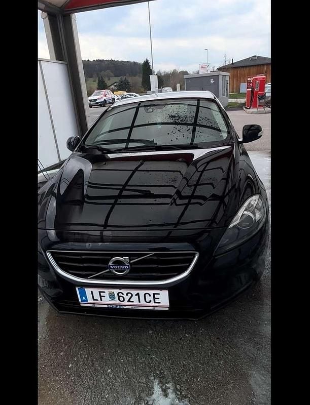 Gebraucht Volvo V40 Momentum 150 PS (110 kW) 2013 Limousine