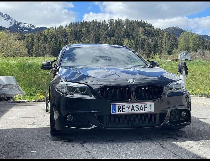 Gebraucht BMW 520 184 PS (135 kW) 2010 Schwarz Kombi