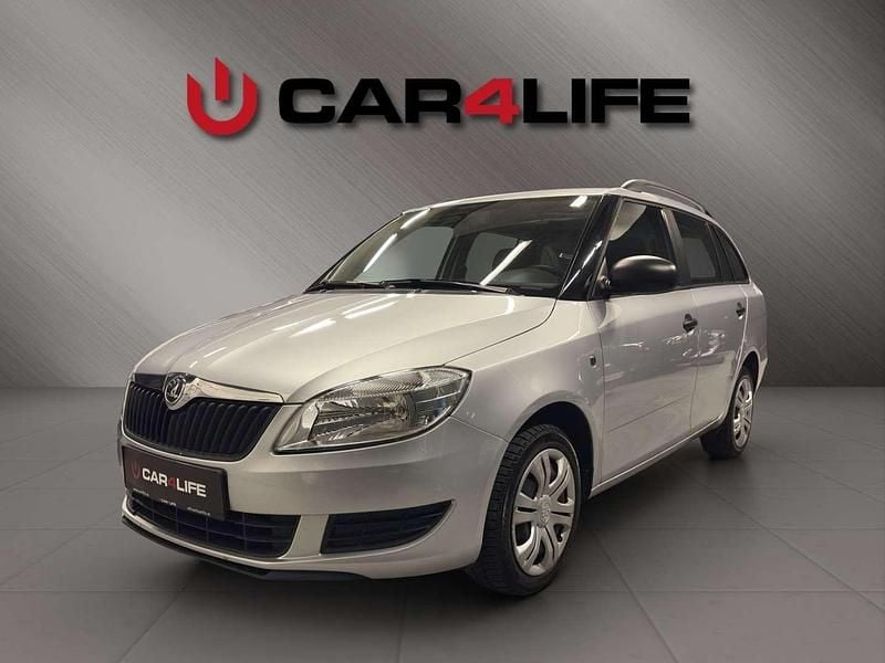 Grau Gebraucht 2014 Skoda Fabia Active Kombi | € 8.880 (Fairer Preis) - Bild 1/4