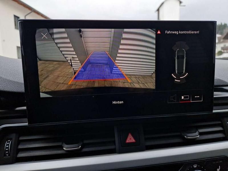 Gebraucht Audi A4 163 PS (119 kW) 2022 Schwarz Kombi