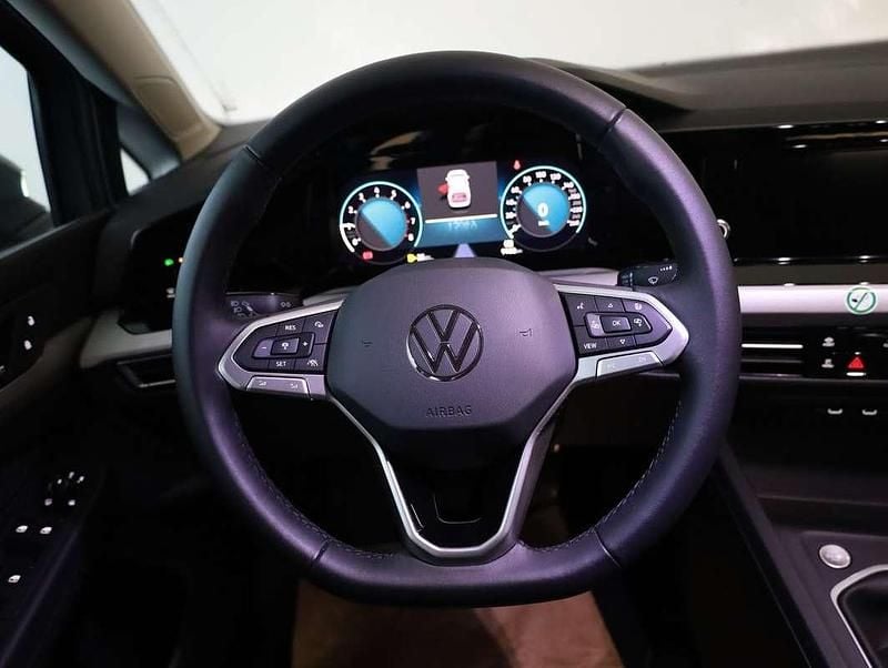 Gebraucht VW Golf Life 110 PS (80 kW) 2024 Grau Limousine