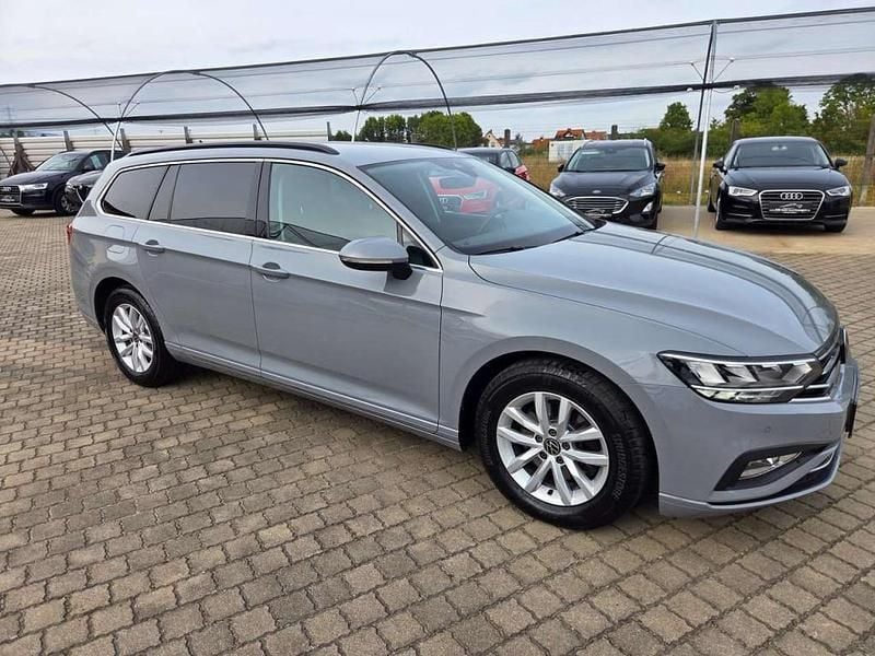 Gebraucht VW Passat Business 150 PS (110 kW) 2022 Grau Kombi