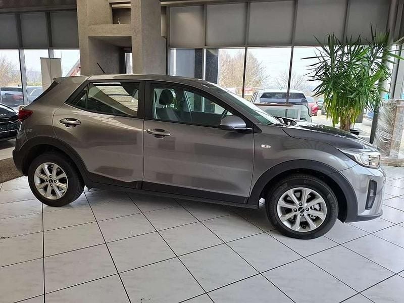 Gebraucht Kia Stonic 101 PS (74 kW) 2024 Grau SUV