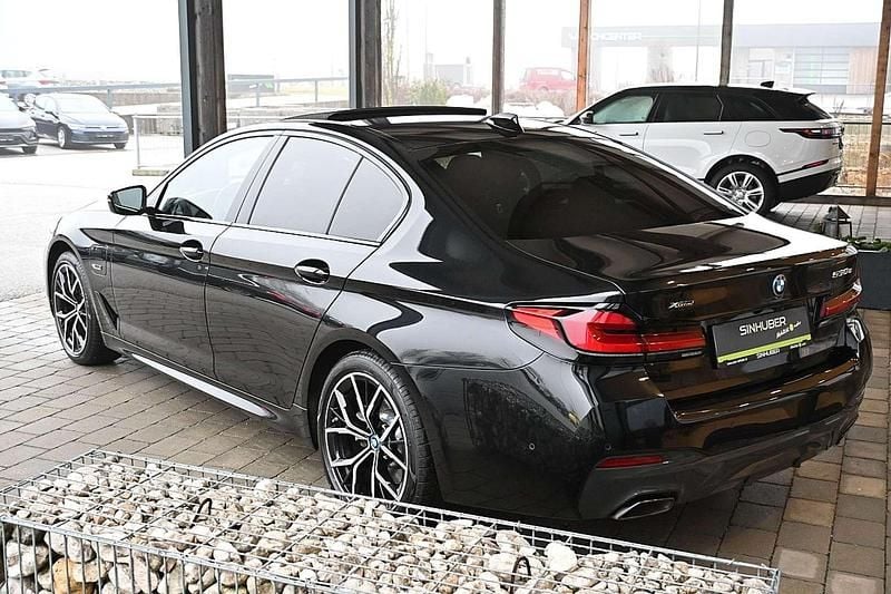 Gebraucht BMW 530e M Sport 184 PS (135 kW) 2023 Schwarz Limousine