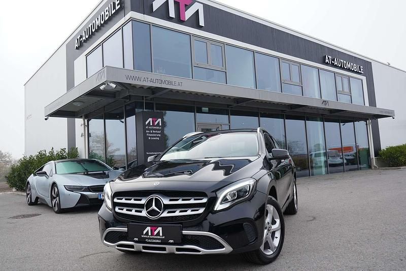 Schwarz Gebraucht 2019 Mercedes GLA200 SUV | € 22.990 (Fairer Preis) - Bild 1/4