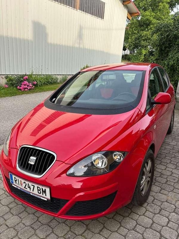Rot Gebraucht 2015 Seat Altea Reference Van / Kleinbus | € 7.300 (Fairer Preis) - Bild 1/4