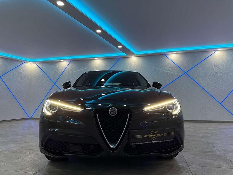 Gebraucht Alfa Romeo Stelvio Super 190 PS (139 kW) 2019 Schwarz SUV