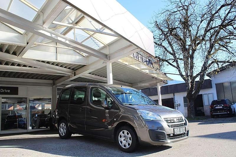 Gebraucht Peugeot TePee Active 99 PS (72 kW) 2015 Grau Kombi